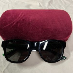 Gucci sunglasses w/ Gucci case